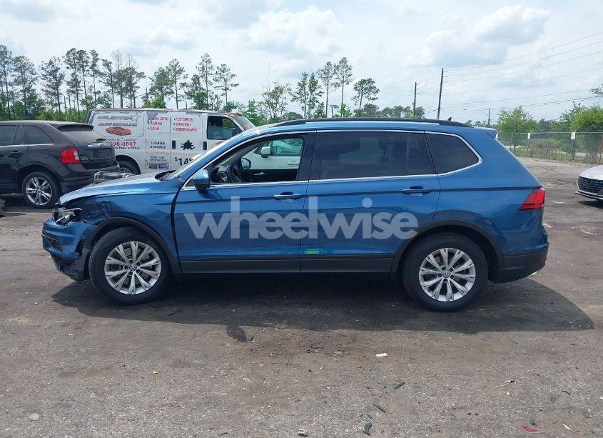 Photo 14 of 2019 Volkswagen Tiguan 2.0T SE/2.0T SEL/2.0T SEL R-LINE/2.0T SEL R-LINE BLACK (VIN 3VV3B7AX6KM048924)