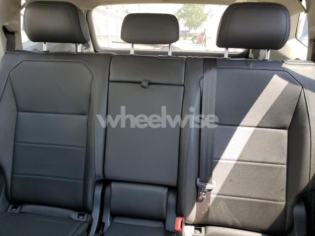 Photo 2 of 2020 VOLKSWAGEN TIGUAN SE (VIN 3VV3B7AX6LM106015)