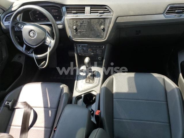 Photo 4 of 2020 VOLKSWAGEN TIGUAN SE (VIN 3VV3B7AX6LM106015)