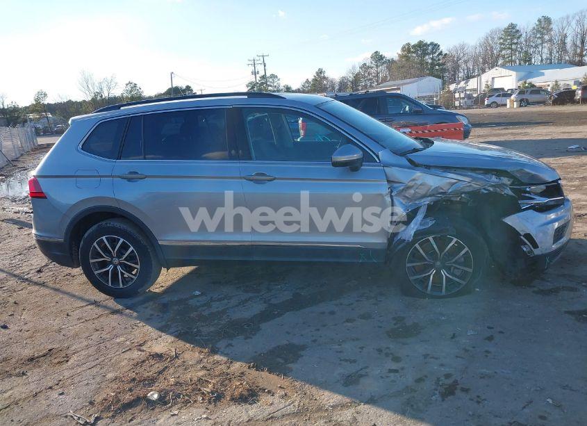 Photo 13 of 2020 Volkswagen Tiguan 2.0T SE/2.0T SE R-LINE BLACK/2.0T SEL (VIN 3VV3B7AX6LM142075)