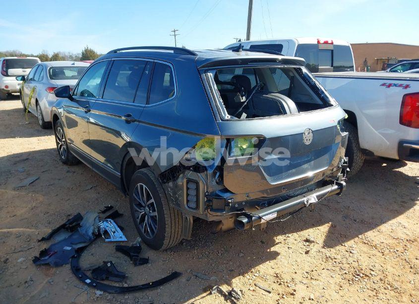 Photo 3 of 2020 Volkswagen Tiguan 2.0T SE/2.0T SE R-LINE BLACK/2.0T SEL (VIN 3VV3B7AX6LM168157)