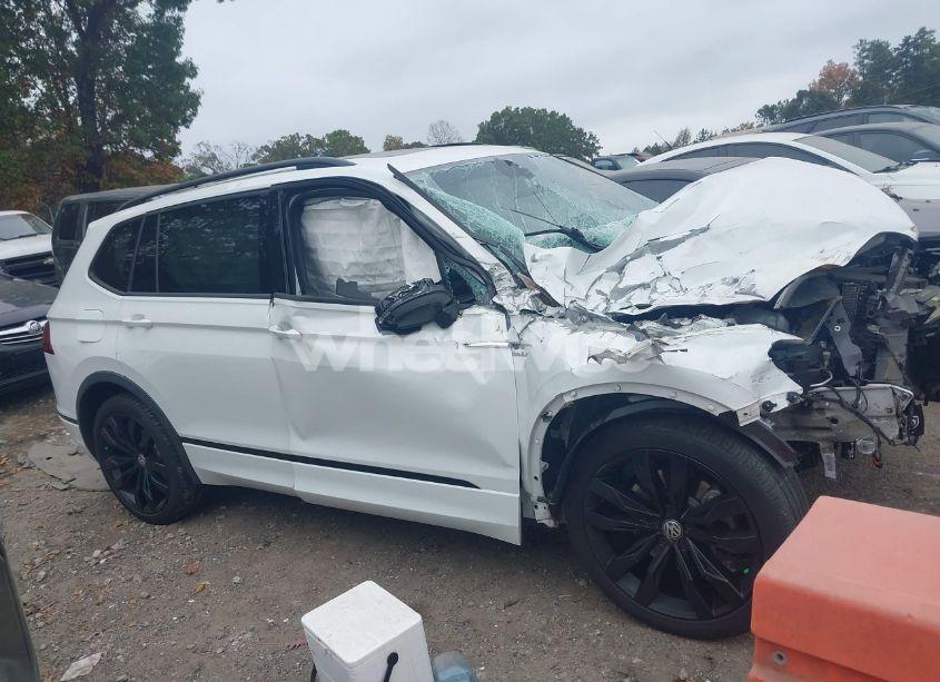 Photo 13 of 2020 Volkswagen Tiguan 2.0T SE/2.0T SE R-LINE BLACK/2.0T SEL (VIN 3VV3B7AX6LM171673)