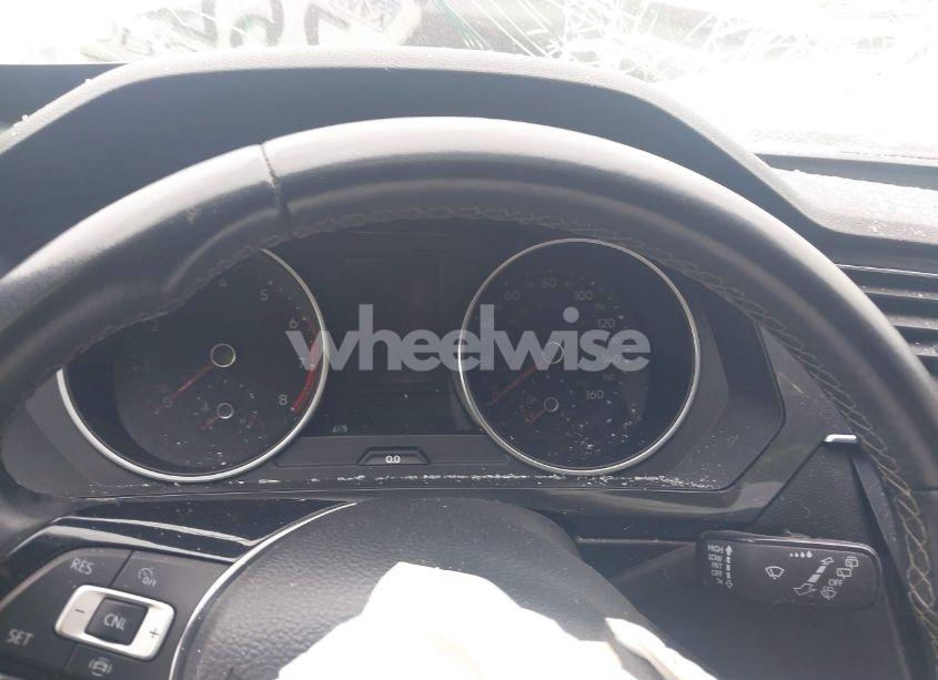 Photo 15 of 2020 Volkswagen Tiguan 2.0T SE/2.0T SE R-LINE BLACK/2.0T SEL (VIN 3VV3B7AX6LM171673)