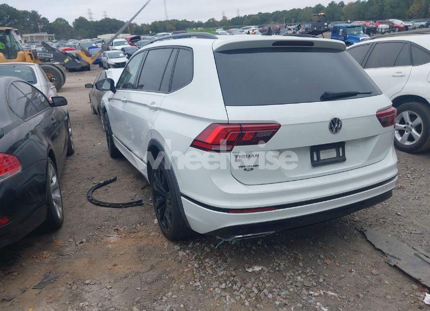 Photo 3 of 2020 Volkswagen Tiguan 2.0T SE/2.0T SE R-LINE BLACK/2.0T SEL (VIN 3VV3B7AX6LM171673)