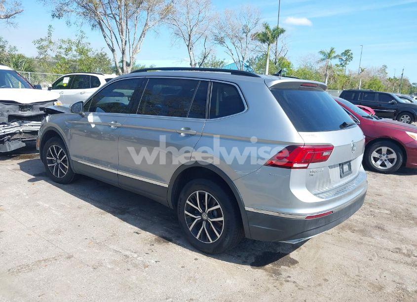Photo 3 of 2021 Volkswagen Tiguan (VIN 3VV3B7AX6MM062518)