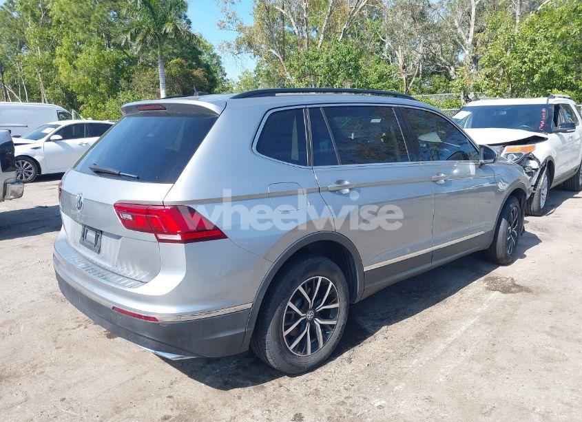Photo 4 of 2021 Volkswagen Tiguan (VIN 3VV3B7AX6MM062518)