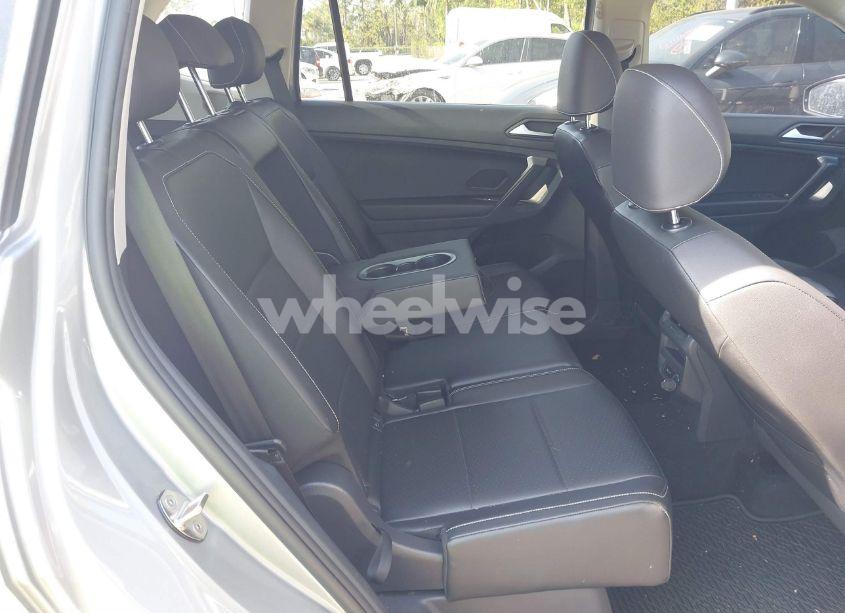 Photo 8 of 2021 Volkswagen Tiguan (VIN 3VV3B7AX6MM062518)
