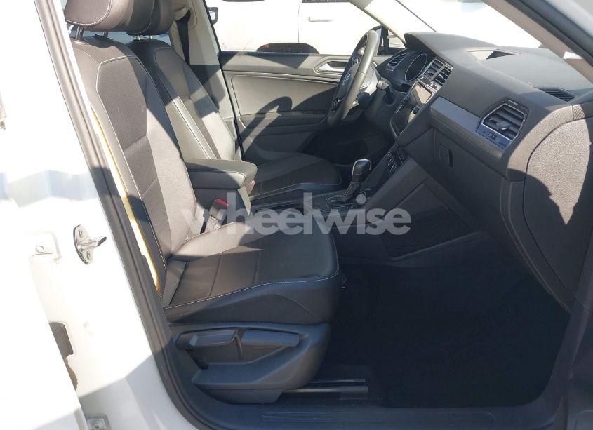 Photo 5 of 2021 Volkswagen Tiguan 2.0T SE/2.0T SE R-LINE BLACK/2.0T SEL (VIN 3VV3B7AX6MM091355)