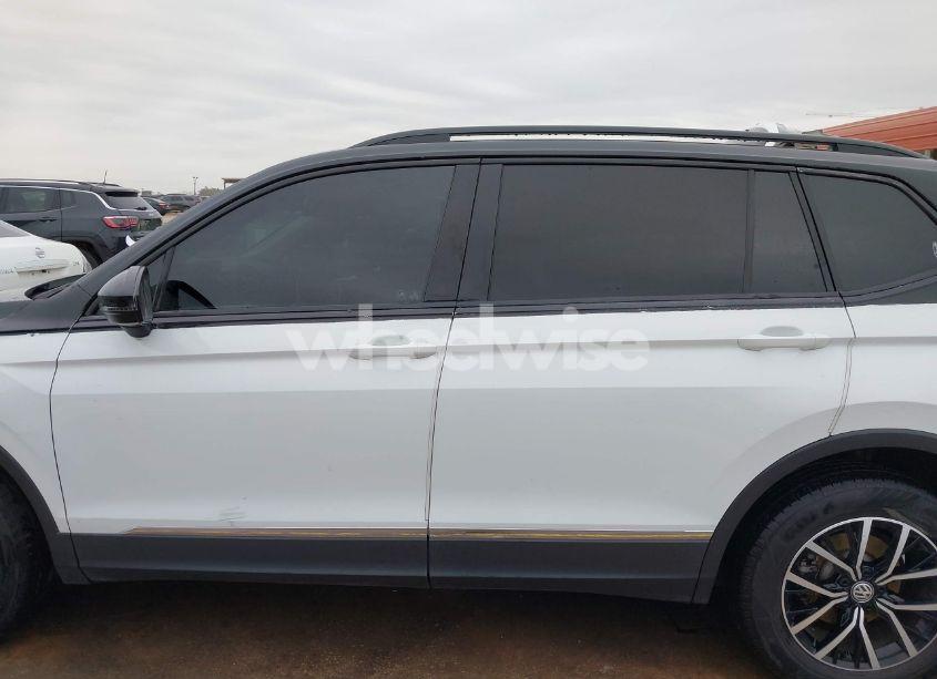 Photo 13 of 2021 Volkswagen Tiguan 2.0T SE/2.0T SE R-LINE BLACK/2.0T SEL (VIN 3VV3B7AX6MM103519)