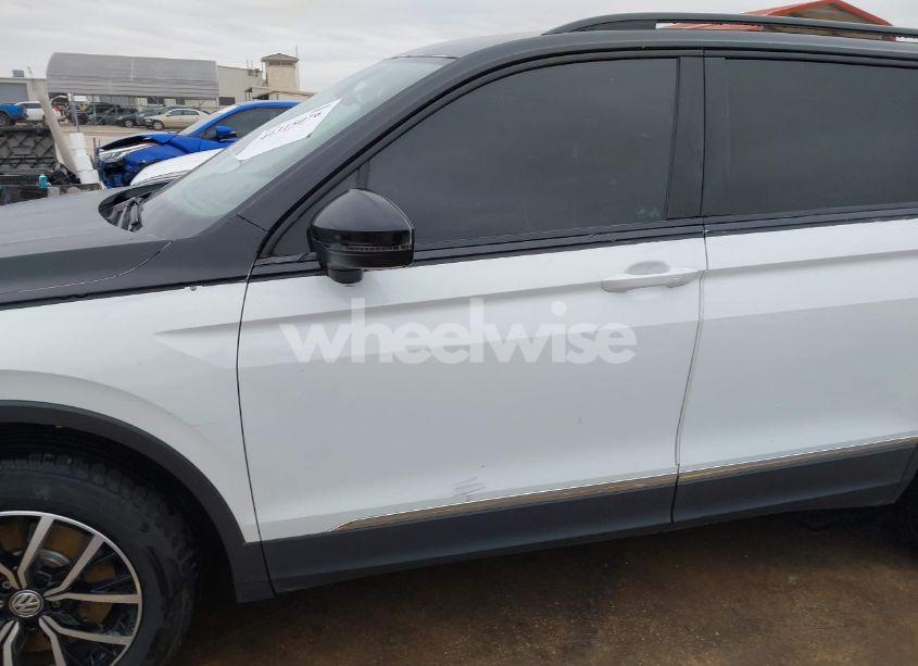 Photo 16 of 2021 Volkswagen Tiguan 2.0T SE/2.0T SE R-LINE BLACK/2.0T SEL (VIN 3VV3B7AX6MM103519)