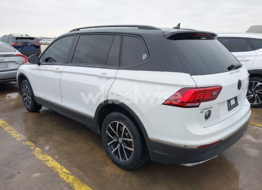 Photo 3 of 2021 Volkswagen Tiguan 2.0T SE/2.0T SE R-LINE BLACK/2.0T SEL (VIN 3VV3B7AX6MM103519)