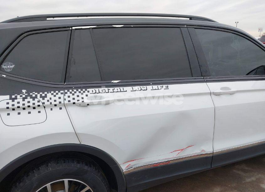 Photo 6 of 2021 Volkswagen Tiguan 2.0T SE/2.0T SE R-LINE BLACK/2.0T SEL (VIN 3VV3B7AX6MM103519)