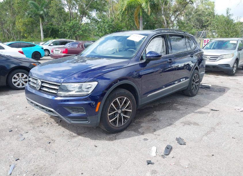 Photo 2 of 2021 Volkswagen Tiguan 2.0T SE/2.0T SE R-LINE BLACK/2.0T SEL (VIN 3VV3B7AX6MM115850)