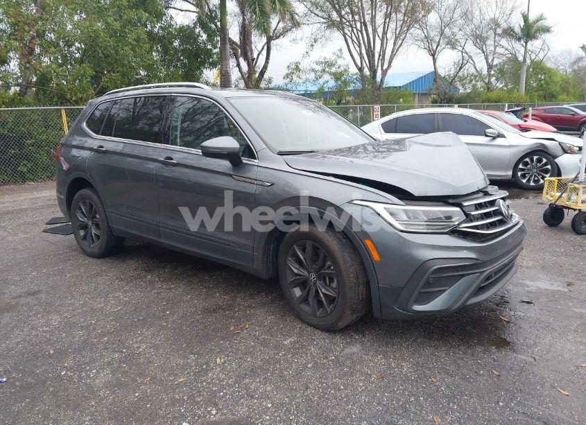 2022 Volkswagen Tiguan 2.0T SE (VIN 3VV3B7AX6NM070815) main photo
