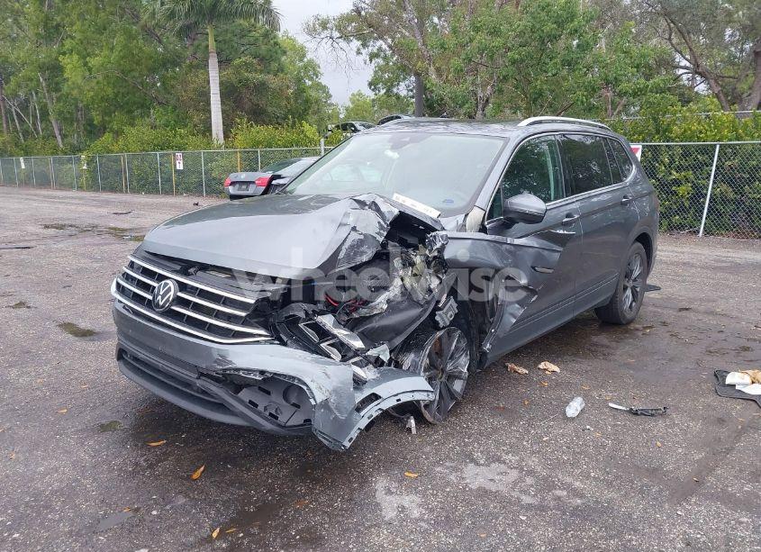 Photo 2 of 2022 Volkswagen Tiguan 2.0T SE (VIN 3VV3B7AX6NM070815)