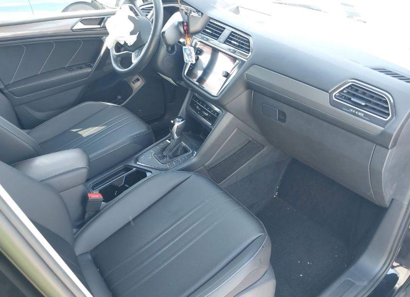 Photo 5 of 2022 Volkswagen Tiguan 2.0T SE (VIN 3VV3B7AX6NM082771)