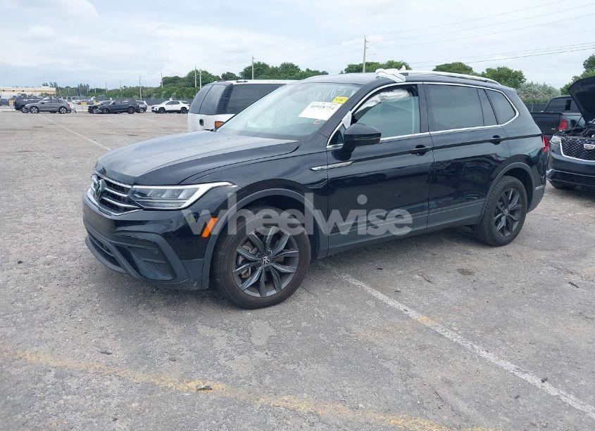 Photo 2 of 2022 Volkswagen Tiguan 2.0T SE (VIN 3VV3B7AX6NM082883)