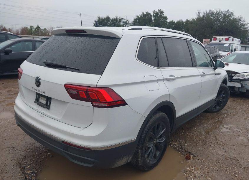 Photo 4 of 2024 Volkswagen Tiguan 2.0T SE/WOLFSBURG EDITION (VIN 3VV3B7AX6RM045575)