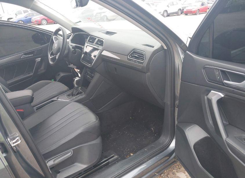 Photo 5 of 2024 Volkswagen Tiguan 2.0T SE/WOLFSBURG EDITION (VIN 3VV3B7AX6RM127519)