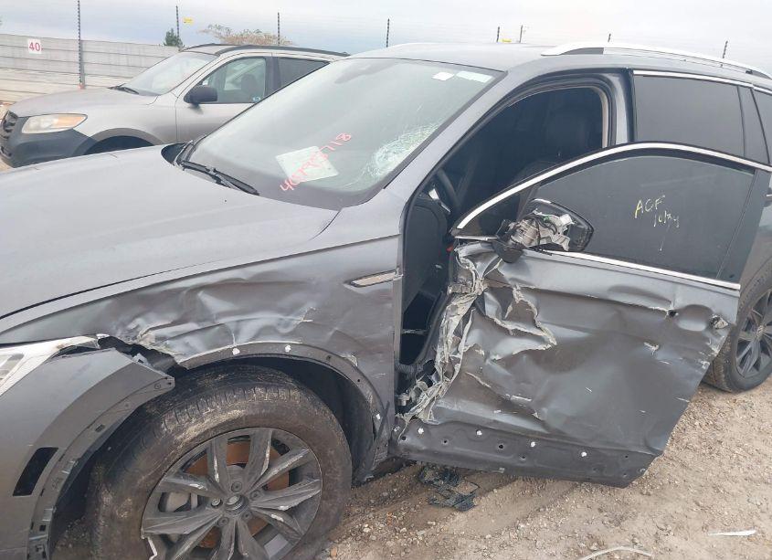 Photo 6 of 2024 Volkswagen Tiguan 2.0T SE/WOLFSBURG EDITION (VIN 3VV3B7AX6RM127519)