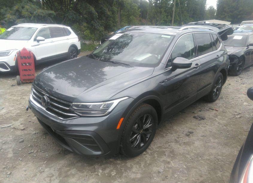 Photo 2 of 2024 Volkswagen Tiguan 2.0T SE (VIN 3VV3B7AX6RM136124)