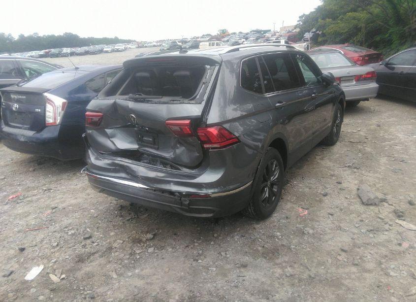 Photo 4 of 2024 Volkswagen Tiguan 2.0T SE (VIN 3VV3B7AX6RM136124)