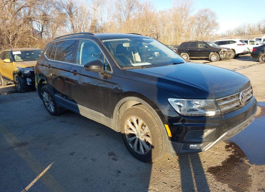 2018 Volkswagen Tiguan 2.0T SE/2.0T SEL (VIN 3VV3B7AX7JM024386) main photo