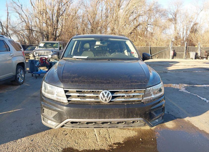 Photo 12 of 2018 Volkswagen Tiguan 2.0T SE/2.0T SEL (VIN 3VV3B7AX7JM024386)