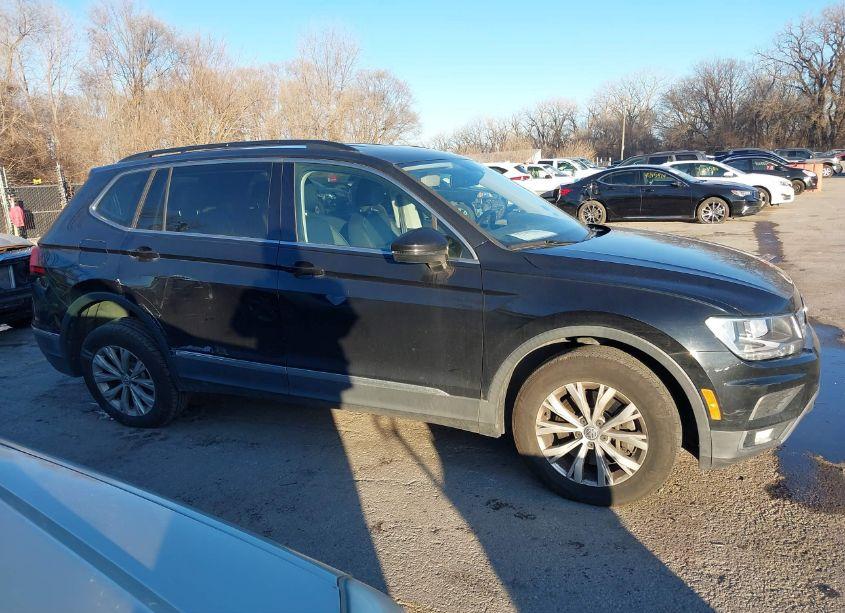 Photo 13 of 2018 Volkswagen Tiguan 2.0T SE/2.0T SEL (VIN 3VV3B7AX7JM024386)