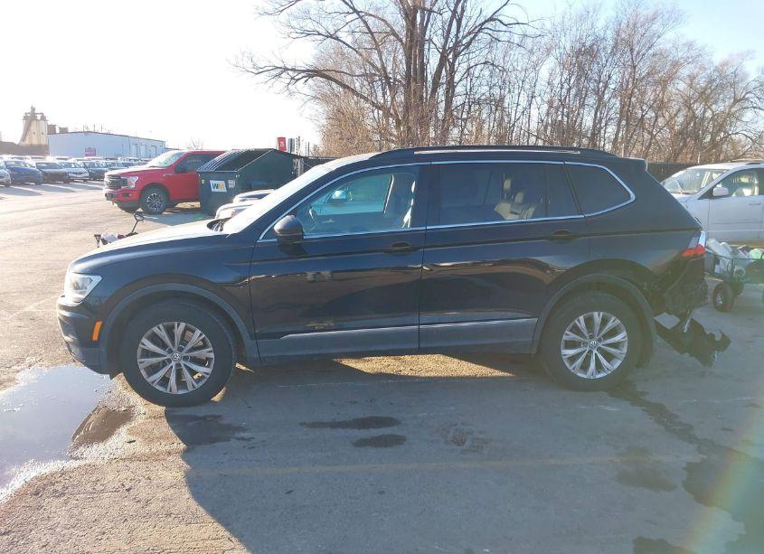 Photo 14 of 2018 Volkswagen Tiguan 2.0T SE/2.0T SEL (VIN 3VV3B7AX7JM024386)