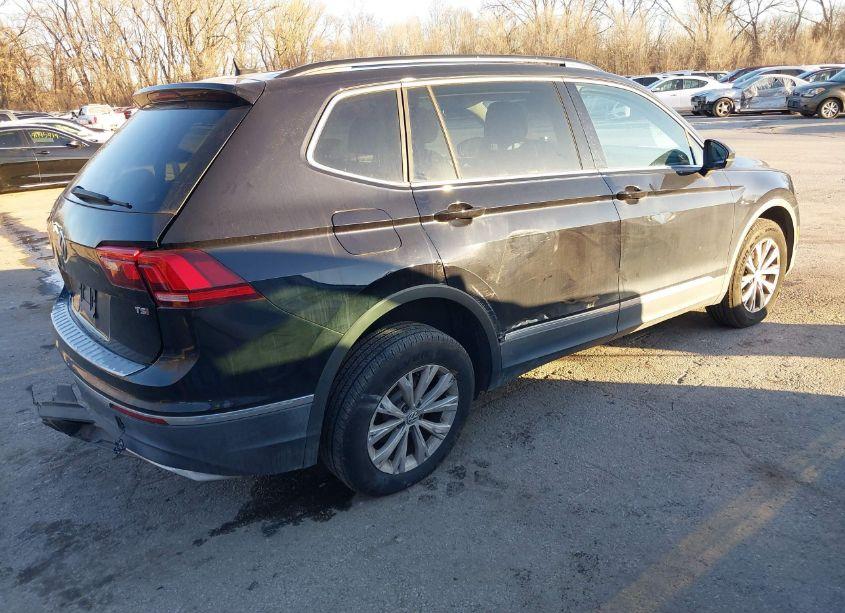 Photo 4 of 2018 Volkswagen Tiguan 2.0T SE/2.0T SEL (VIN 3VV3B7AX7JM024386)