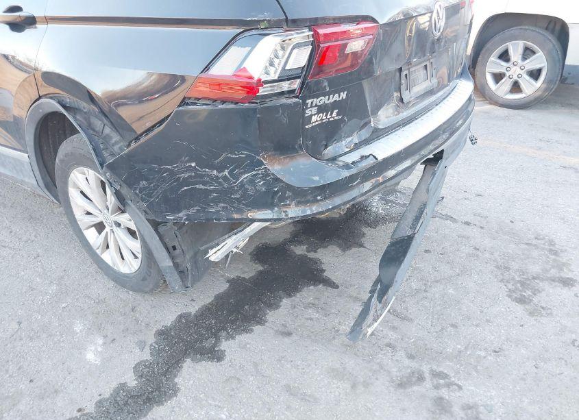 Photo 6 of 2018 Volkswagen Tiguan 2.0T SE/2.0T SEL (VIN 3VV3B7AX7JM024386)