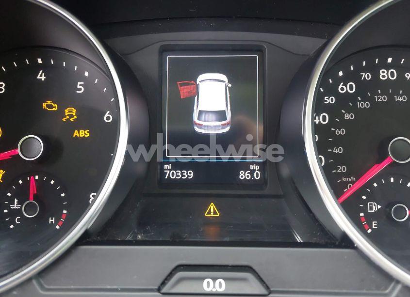 Photo 15 of 2018 Volkswagen Tiguan 2.0T SE/2.0T SEL (VIN 3VV3B7AX7JM076018)
