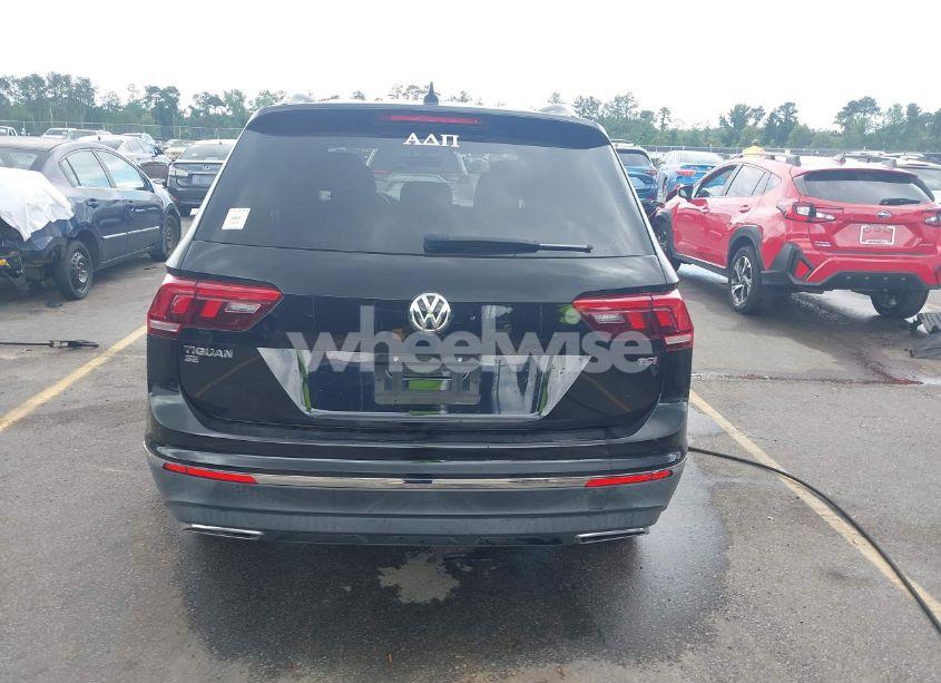 Photo 16 of 2018 Volkswagen Tiguan 2.0T SE/2.0T SEL (VIN 3VV3B7AX7JM076018)