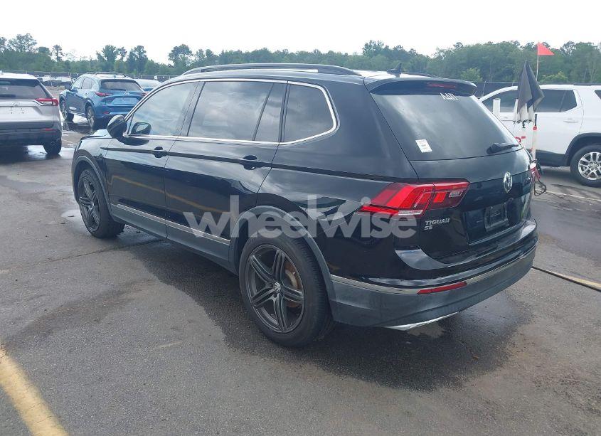 Photo 3 of 2018 Volkswagen Tiguan 2.0T SE/2.0T SEL (VIN 3VV3B7AX7JM076018)