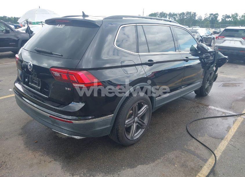 Photo 4 of 2018 Volkswagen Tiguan 2.0T SE/2.0T SEL (VIN 3VV3B7AX7JM076018)