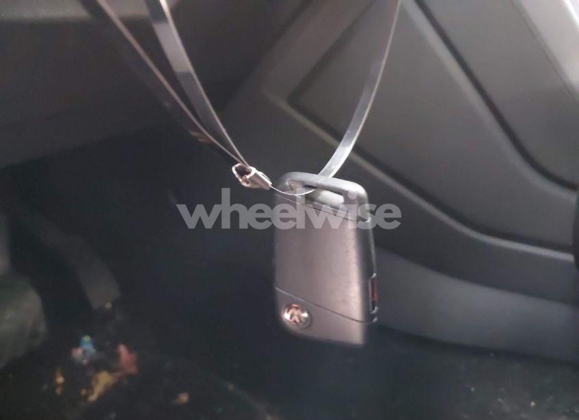 Photo 11 of 2018 Volkswagen Tiguan 2.0T SE/2.0T SEL (VIN 3VV3B7AX7JM154488)