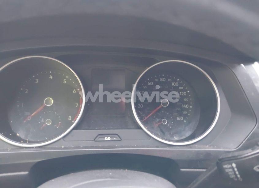 Photo 7 of 2018 Volkswagen Tiguan 2.0T SE/2.0T SEL (VIN 3VV3B7AX7JM154488)