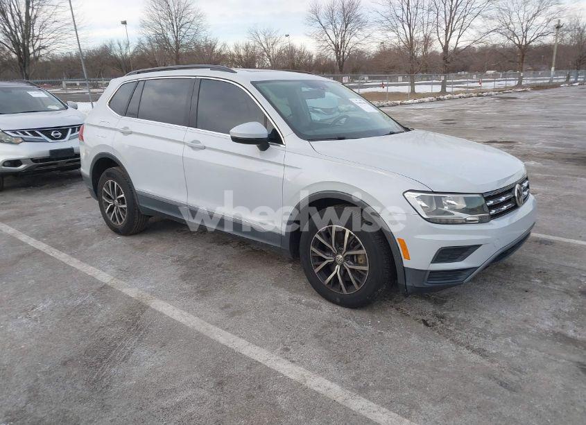2018 Volkswagen Tiguan 2.0T SE/2.0T SEL (VIN 3VV3B7AX7JM195624) main photo