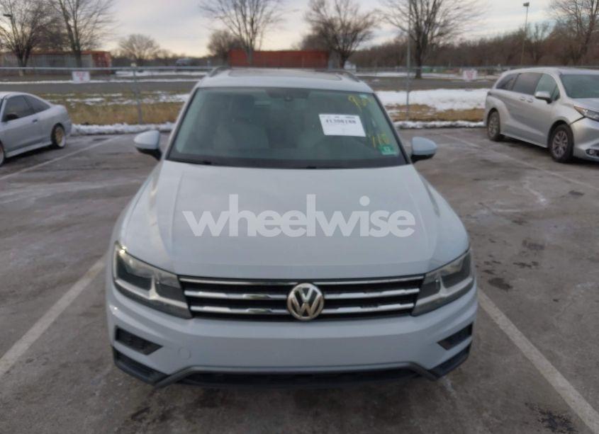 Photo 12 of 2018 Volkswagen Tiguan 2.0T SE/2.0T SEL (VIN 3VV3B7AX7JM195624)