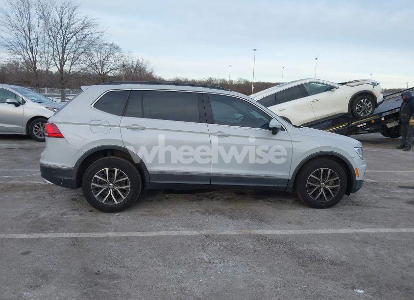 Photo 13 of 2018 Volkswagen Tiguan 2.0T SE/2.0T SEL (VIN 3VV3B7AX7JM195624)