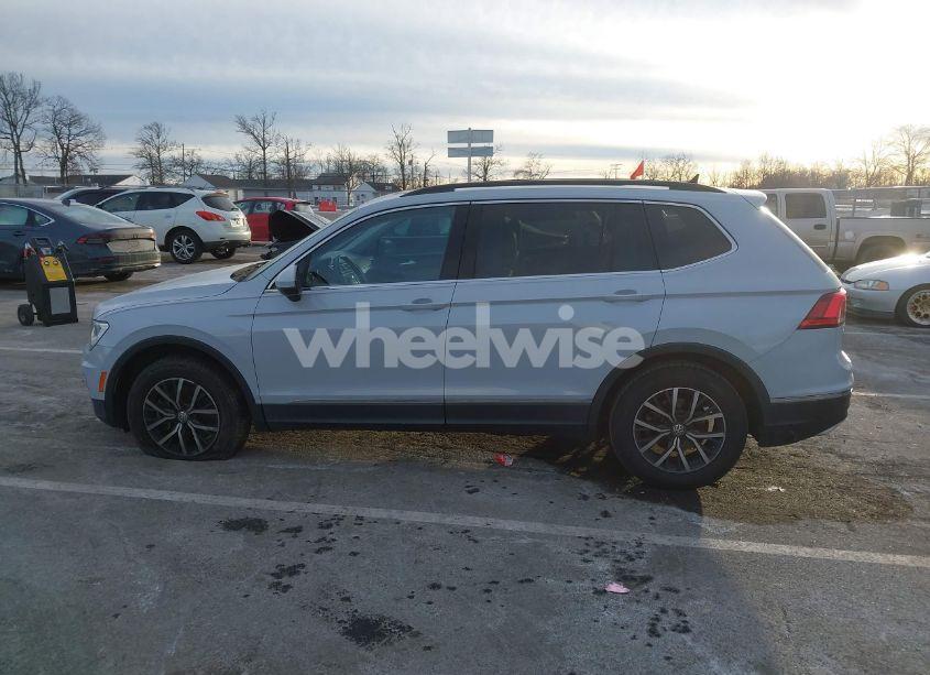 Photo 14 of 2018 Volkswagen Tiguan 2.0T SE/2.0T SEL (VIN 3VV3B7AX7JM195624)