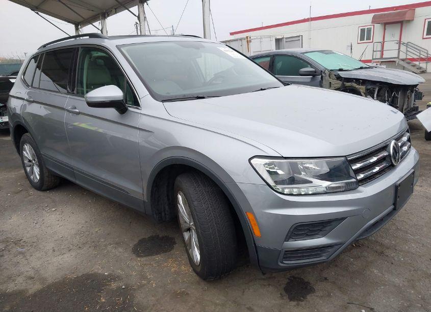 2019 Volkswagen Tiguan 2.0T SE/2.0T SEL/2.0T SEL R-LINE/2.0T SEL R-LINE BLACK (VIN 3VV3B7AX7KM139782) main photo