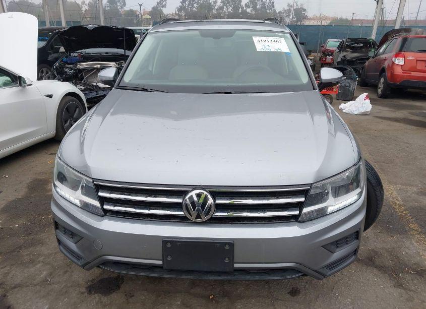 Photo 12 of 2019 Volkswagen Tiguan 2.0T SE/2.0T SEL/2.0T SEL R-LINE/2.0T SEL R-LINE BLACK (VIN 3VV3B7AX7KM139782)