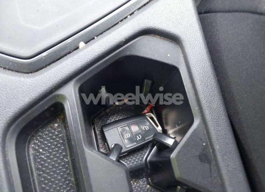 Photo 11 of 2020 Volkswagen Tiguan 2.0T SE/2.0T SE R-LINE BLACK/2.0T SEL (VIN 3VV3B7AX7LM057732)