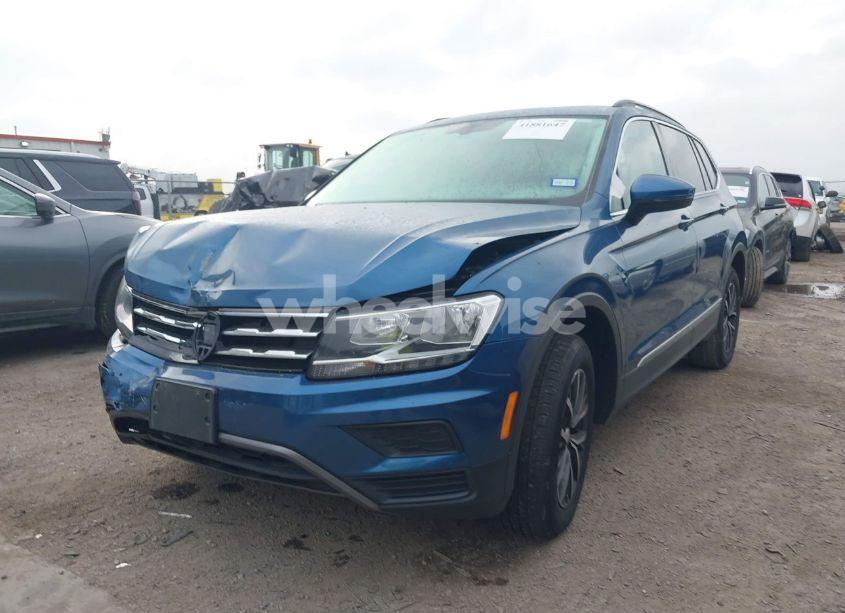 Photo 2 of 2020 Volkswagen Tiguan 2.0T SE/2.0T SE R-LINE BLACK/2.0T SEL (VIN 3VV3B7AX7LM057732)