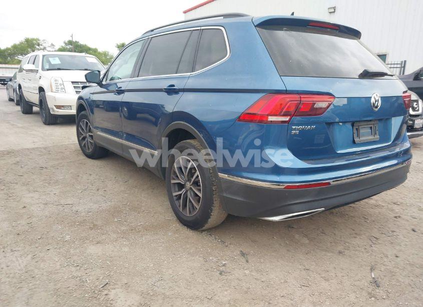 Photo 3 of 2020 Volkswagen Tiguan 2.0T SE/2.0T SE R-LINE BLACK/2.0T SEL (VIN 3VV3B7AX7LM057732)