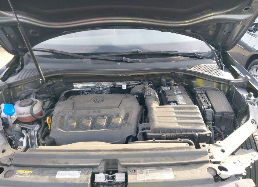 Photo 10 of 2020 Volkswagen Tiguan 2.0T SE/2.0T SE R-LINE BLACK/2.0T SEL (VIN 3VV3B7AX7LM061280)