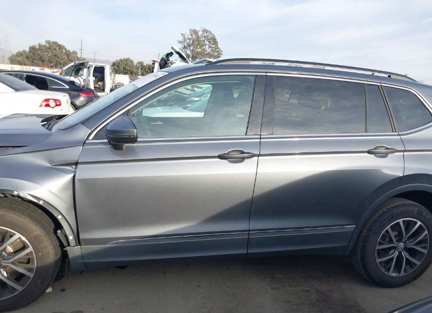 Photo 15 of 2020 Volkswagen Tiguan 2.0T SE/2.0T SE R-LINE BLACK/2.0T SEL (VIN 3VV3B7AX7LM061280)