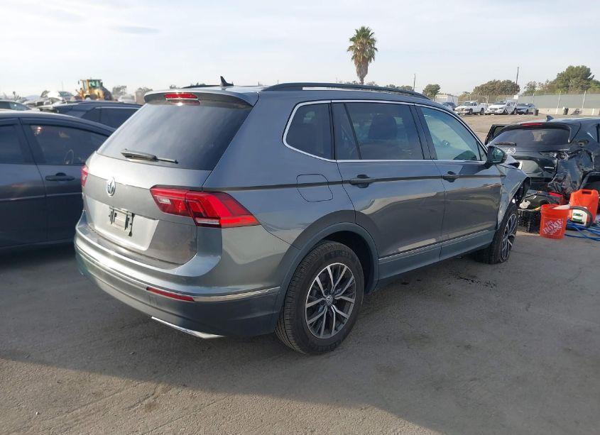Photo 4 of 2020 Volkswagen Tiguan 2.0T SE/2.0T SE R-LINE BLACK/2.0T SEL (VIN 3VV3B7AX7LM061280)